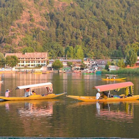 New Alexandra Houseboats Hotel Srīnagar Exterior foto