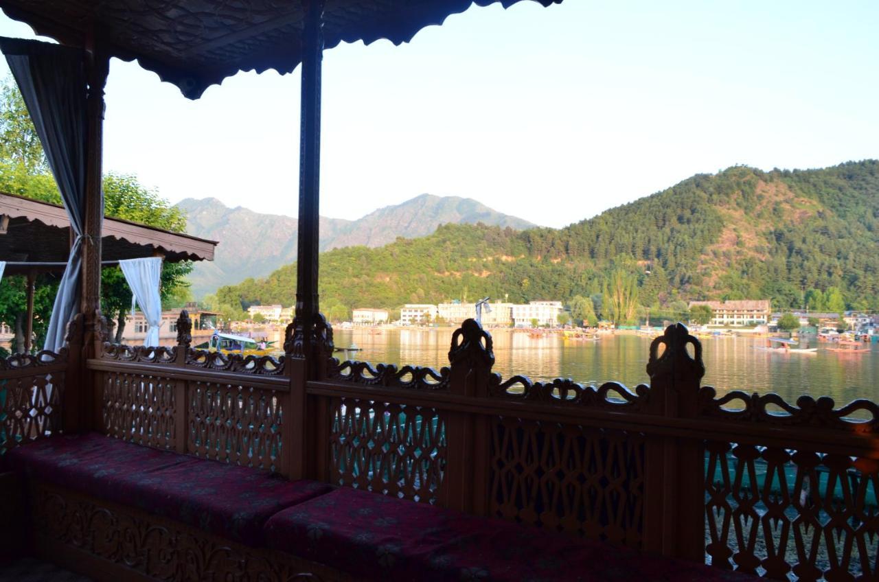 New Alexandra Houseboats Hotel Srīnagar Exterior foto