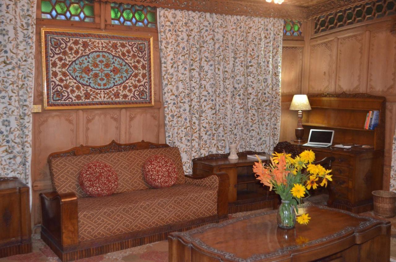 New Alexandra Houseboats Hotel Srīnagar Exterior foto
