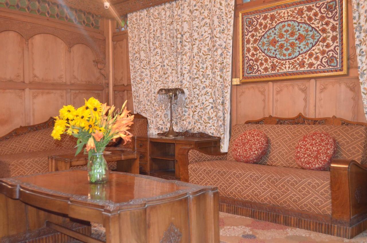 New Alexandra Houseboats Hotel Srīnagar Exterior foto
