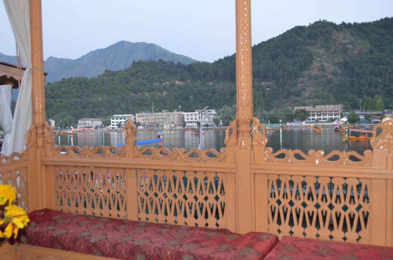 New Alexandra Houseboats Hotel Srīnagar Exterior foto